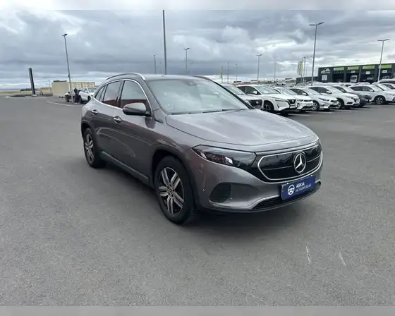 MERCEDES-BENZ EQA 250