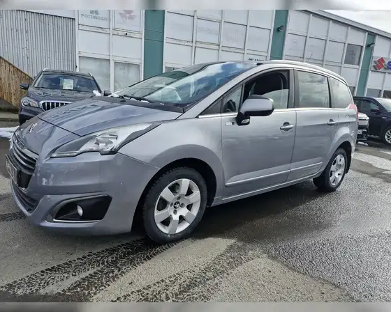 PEUGEOT 5008 STYLE