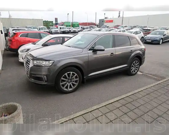 AUDI Q7 E-TRON
