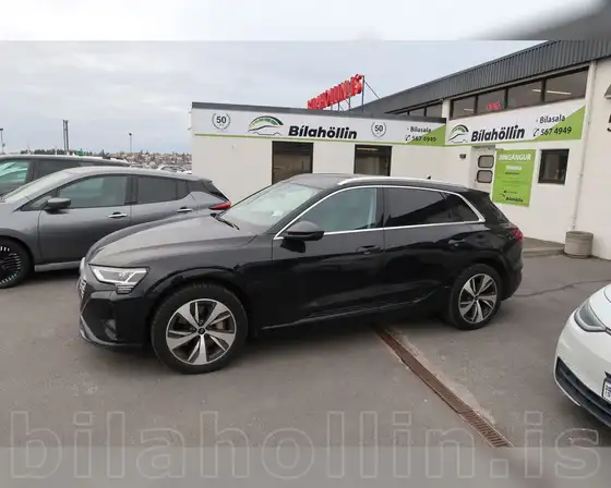 AUDI Q8 50 E-TRON ADVANCED